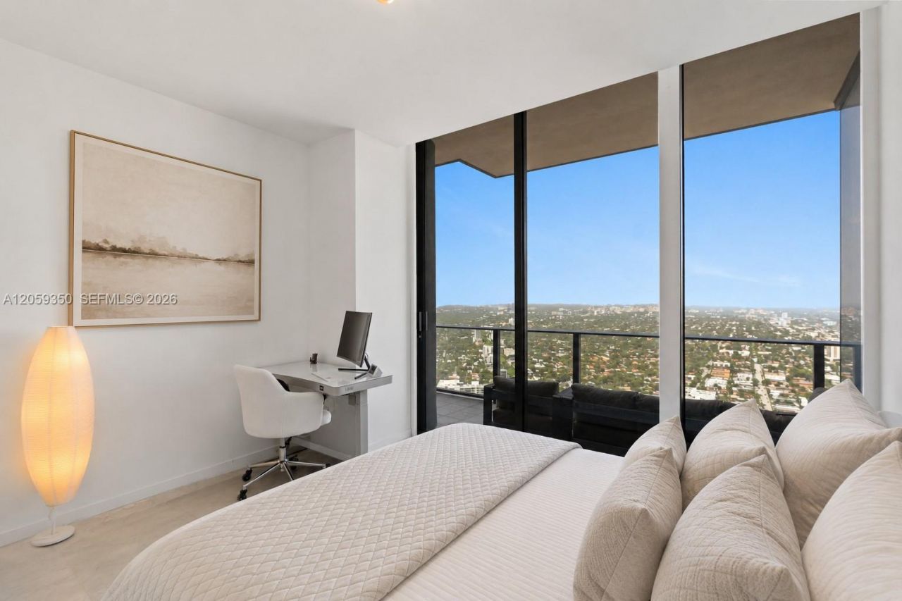 1000 Brickell, Unit PH6106, Miami, FL 33131 Photo