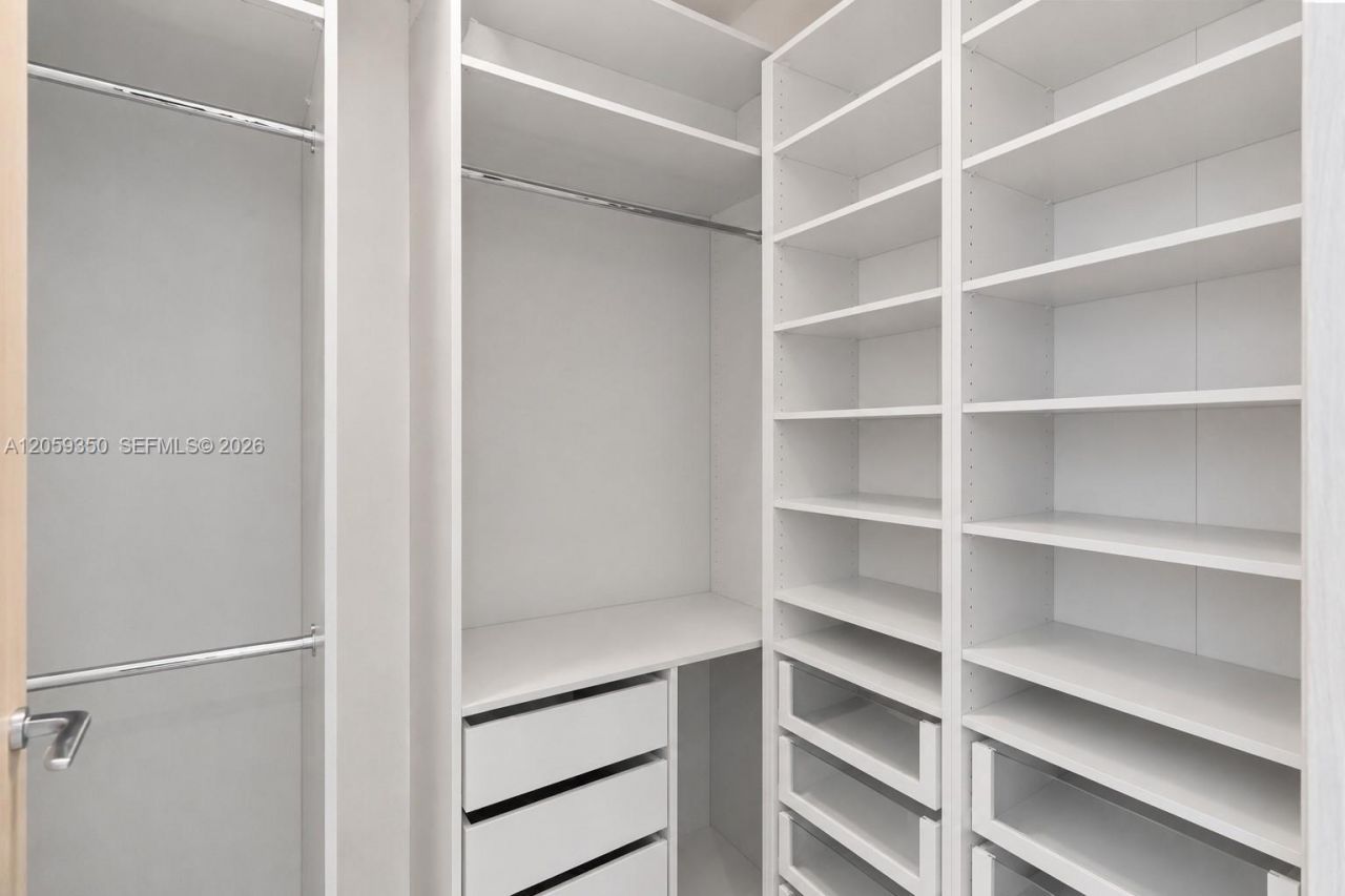 1000 Brickell, Unit PH6106, Miami, FL 33131 Photo