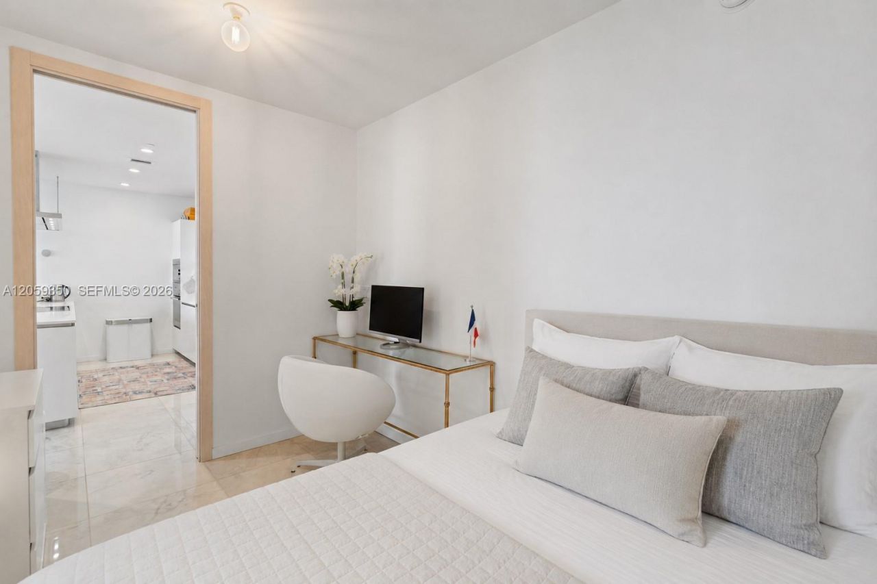 1000 Brickell, Unit PH6106, Miami, FL 33131 Photo