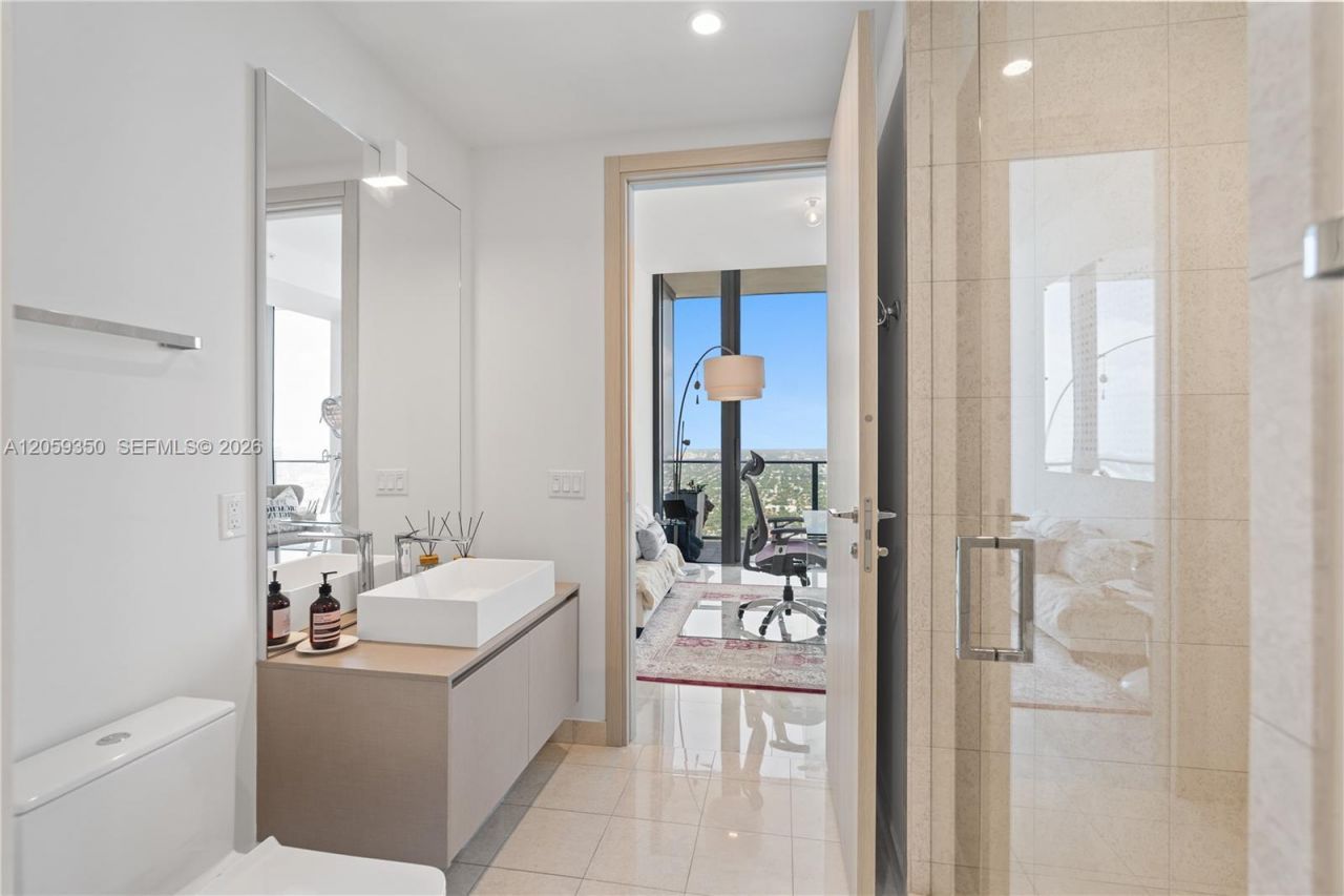 1000 Brickell, Unit PH6106, Miami, FL 33131 Photo
