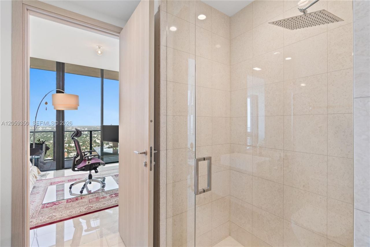 1000 Brickell, Unit PH6106, Miami, FL 33131 Photo