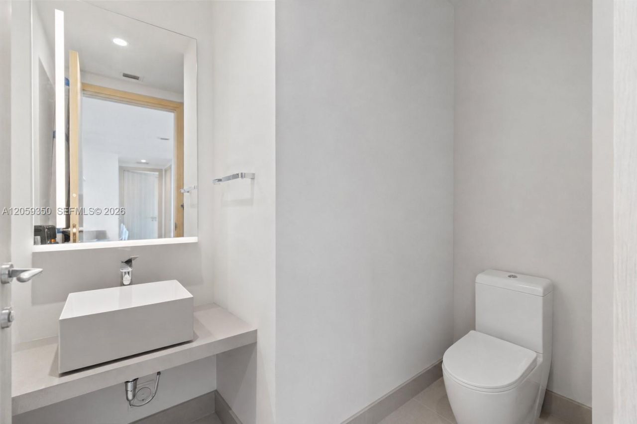 1000 Brickell, Unit PH6106, Miami, FL 33131 Photo