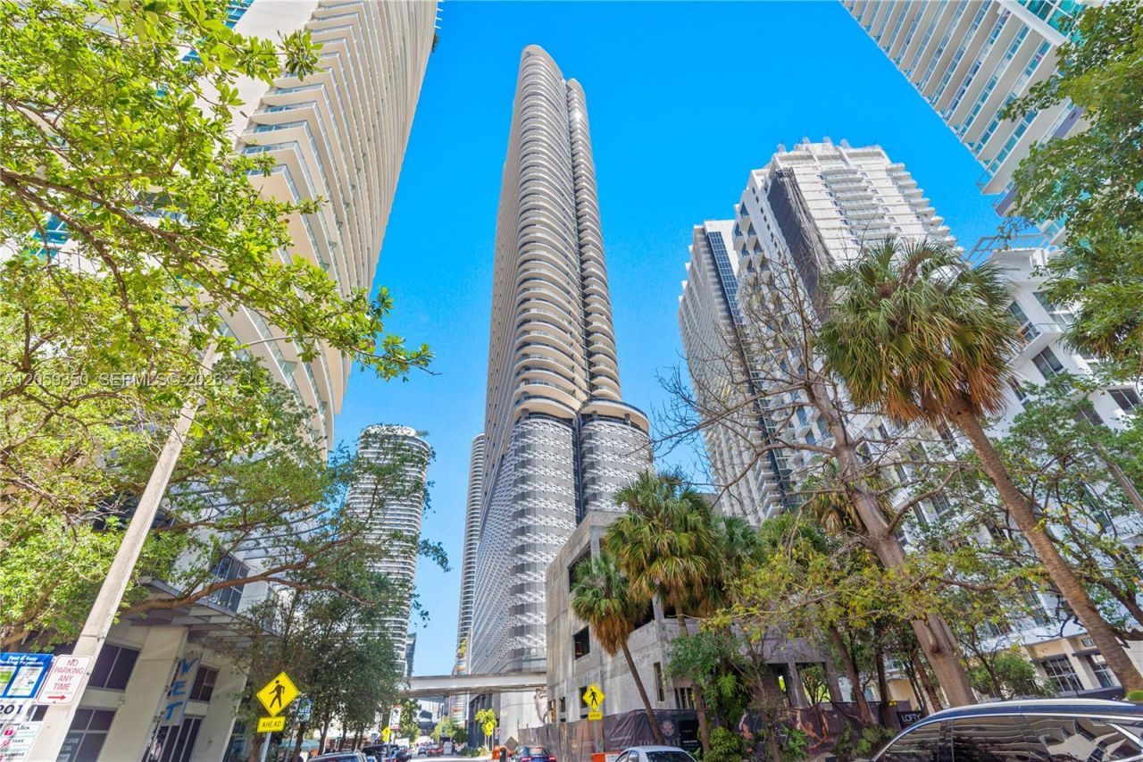 1000 Brickell, Unit PH6106, Miami, FL 33131 Photo