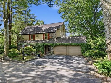 1010 CREST ROAD, WYNNEWOOD, PA 19096