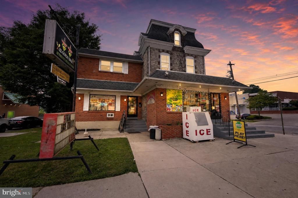 1132 W MAIN STREET , NORRISTOWN, PA 19401