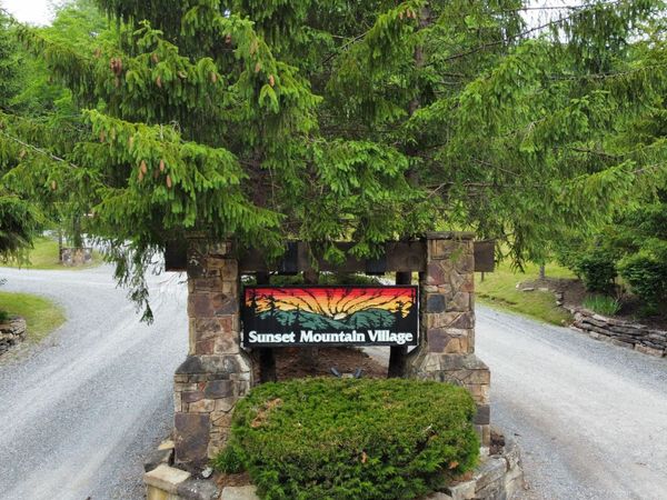 117 Northern Trail, Slatyfork, WV 26291