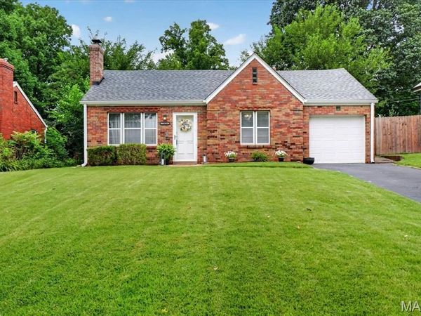 7829 Kenridge Lane, Shrewsbury, MO 63119