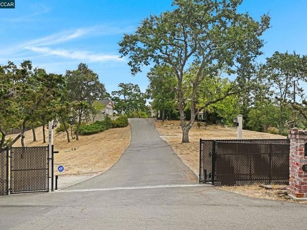 1891 Meadow Lane, Walnut Creek, CA 94595