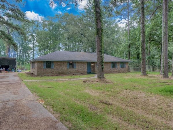 220 E Cloverleaf Drive , Haughton, LA 71037