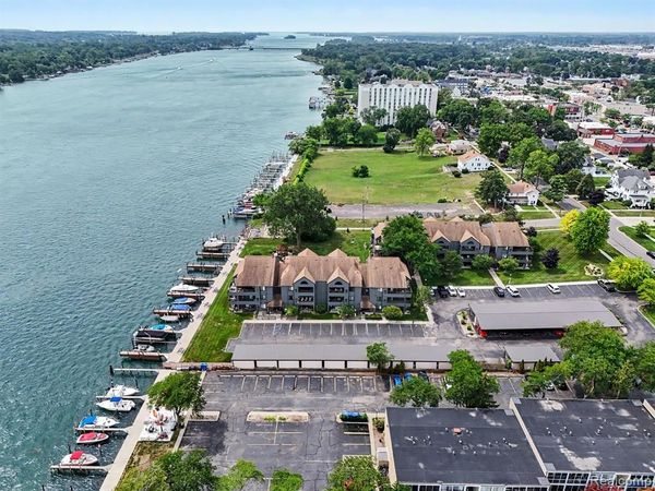 2445 Riverside Drive , Trenton, MI 48183