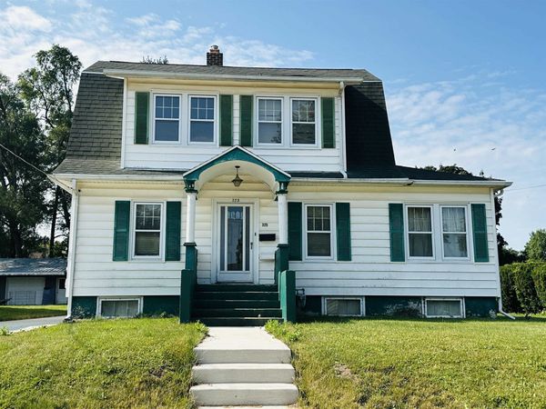 325 W Moseley Street, FREEPORT, IL 61032