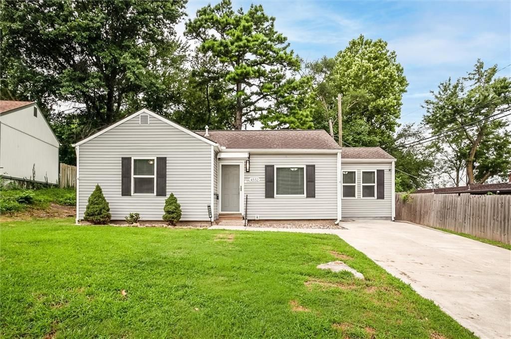 4552 N Locust Street, Kansas City, MO 64116 Main Photo