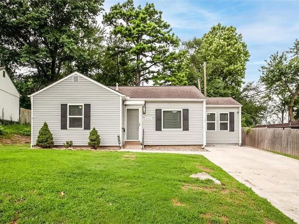 4552 N Locust Street, Kansas City, MO 64116