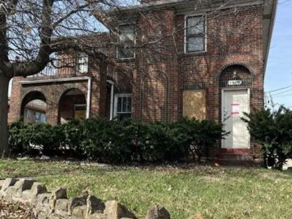 1500 Woodland Boulevard, Kansas City, KS 66106