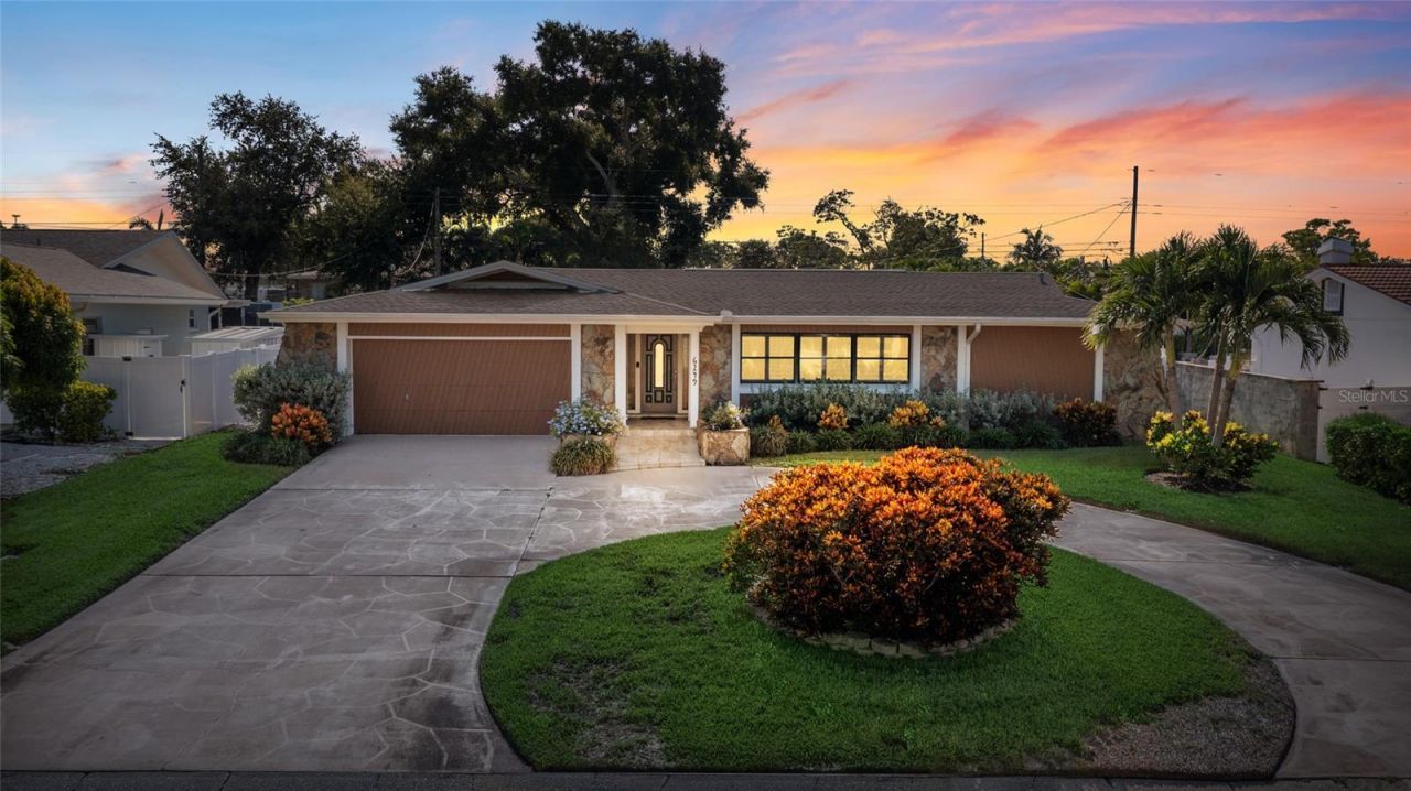 6249 Hillside Avenue, Seminole, FL 33772 Photo