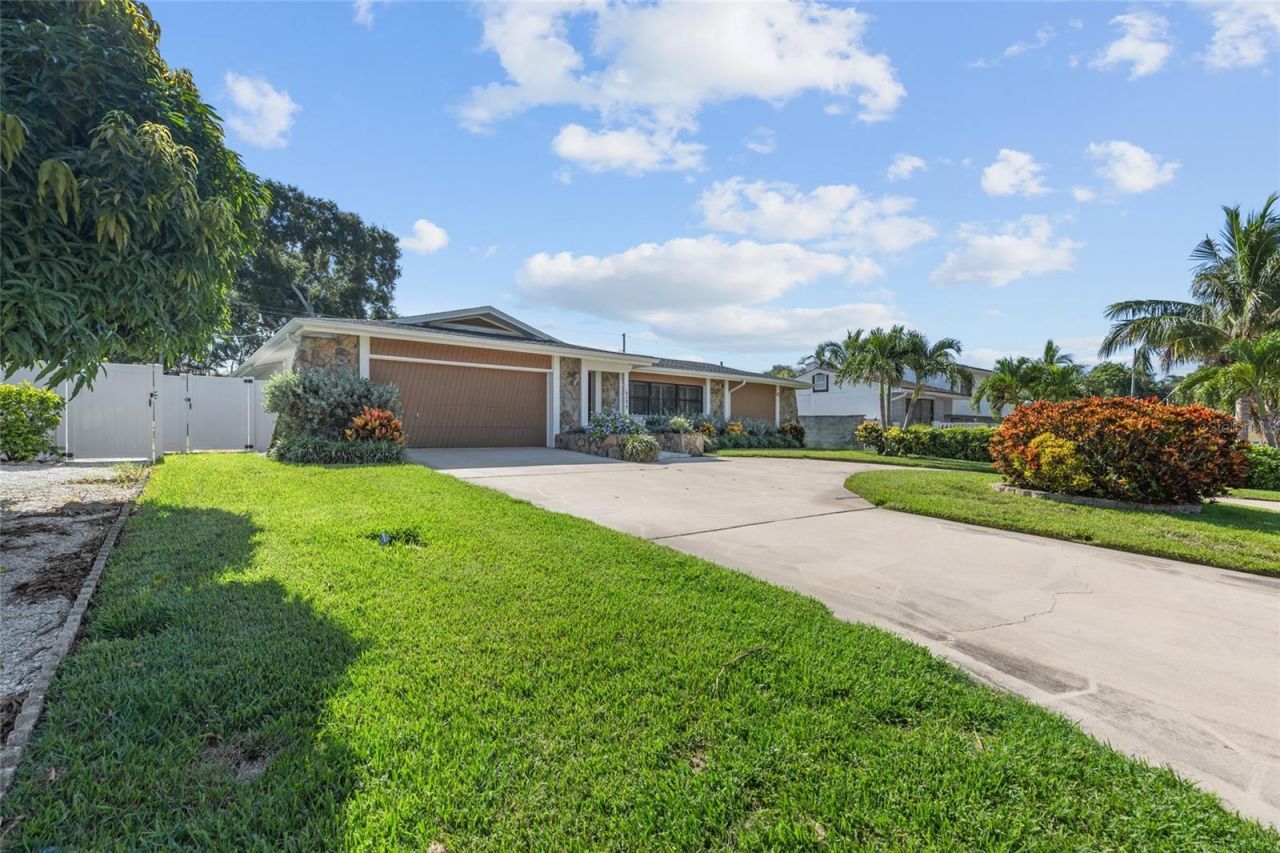 6249 Hillside Avenue, Seminole, FL 33772 Photo