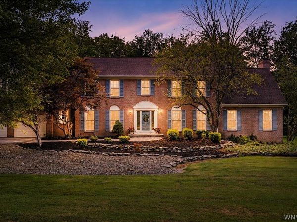 76 Tanglewood Drive W, Orchard Park, NY 14127