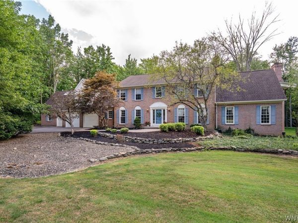 76 Tanglewood Drive W, Orchard Park, NY 14127