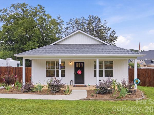 1003 Adams Street , Statesville, NC 28677