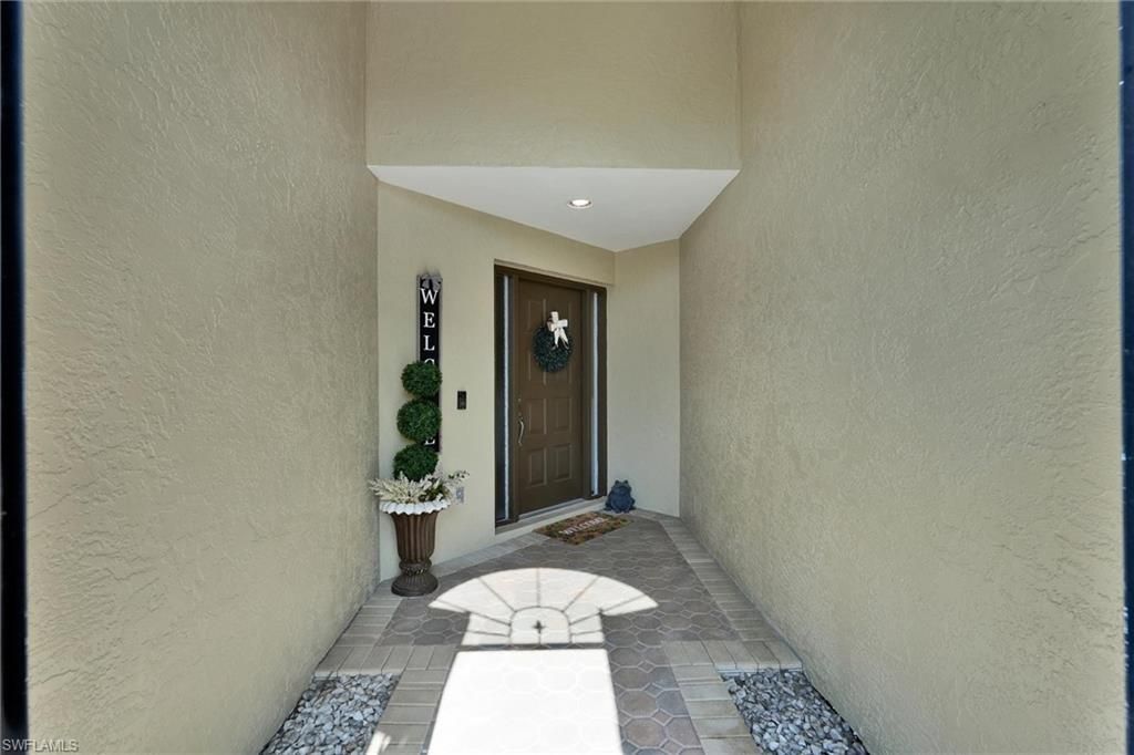453 Countryside Dr, Naples, FL 34104 Photo