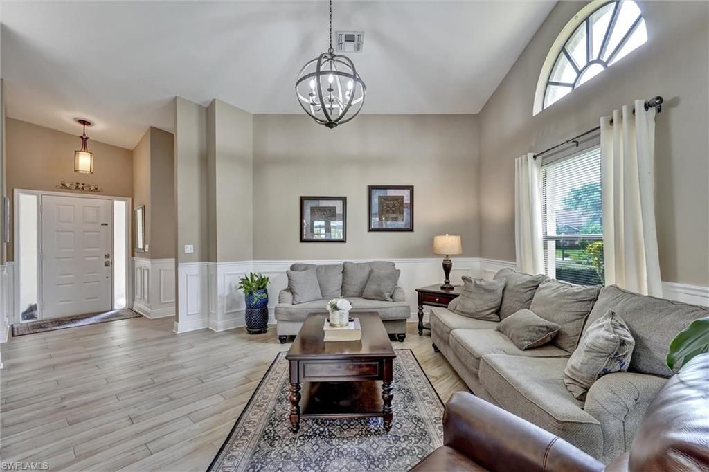 453 Countryside Dr, Naples, FL 34104 Photo