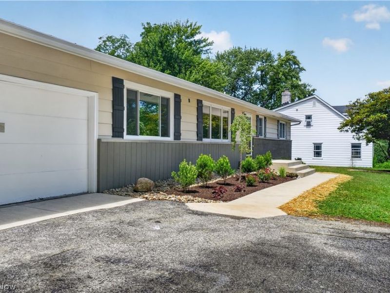 8136 Timberlane Drive, Concord Township, OH 44077 Photo 2