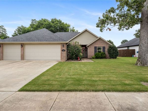 1898 S Harding Place , Fayetteville, AR 72701