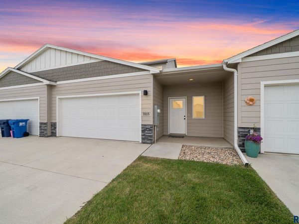 3503 S Broek Dr, Sioux Falls, SD 57106