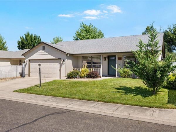 669 Karic Way, Eagle Point, OR 97524