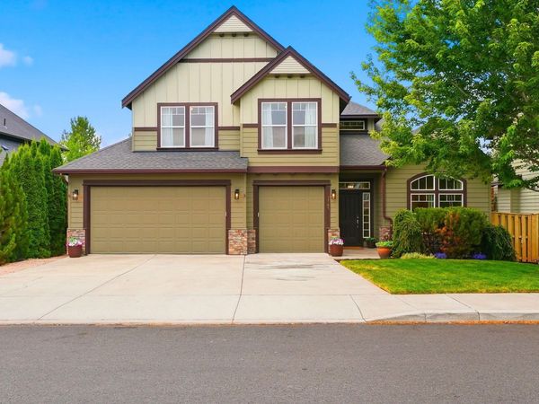 2765 SW 49th Street, Redmond, OR 97756