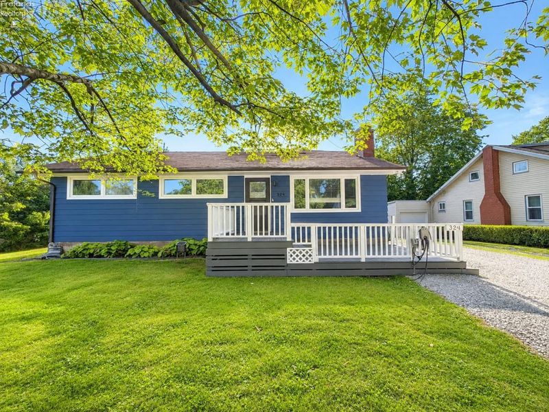 324 Erie Road, Vermilion, OH 44089 Photo 2