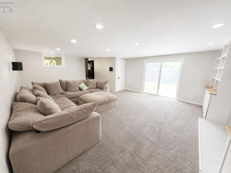 324 Erie Road, Vermilion, OH 44089 Photo 9