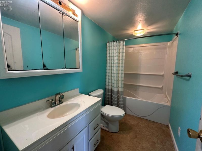 4120 Waltham, Northwood, OH 43619 Photo 19