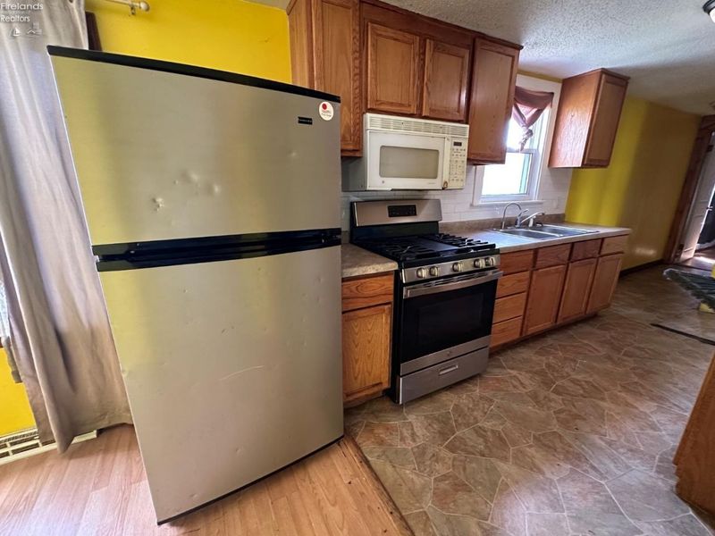 4120 Waltham, Northwood, OH 43619 Photo 5