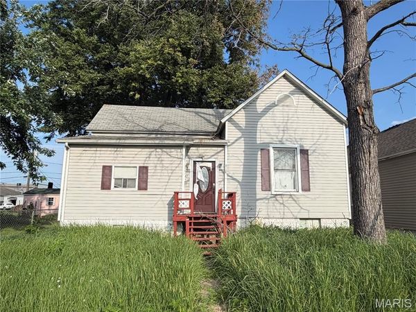 817 Iowa Street , Madison, IL 62060