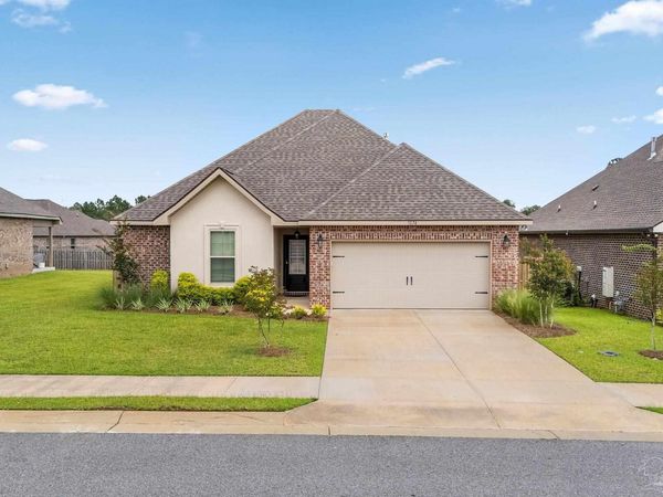 3174 Mountain Laurel Tr, Cantonment, FL 32533
