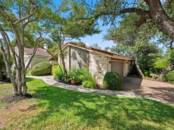102 Crescent BLF, Lakeway, TX 78734