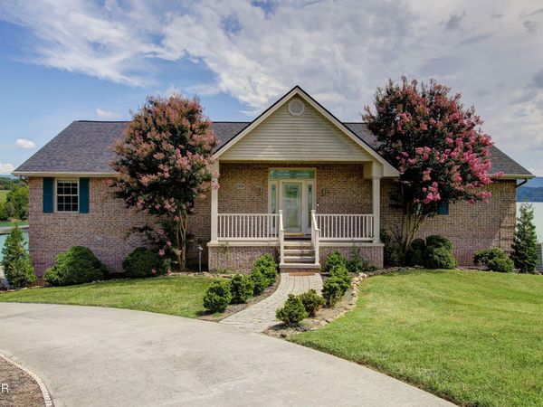 1820 Harbor Hills Lane, Dandridge, TN 37725