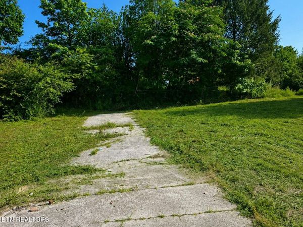 106 Wiley Cemetery Lane, Rocky Top, TN 37769