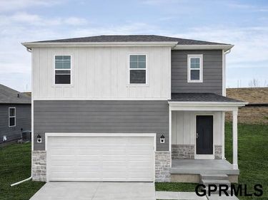 8015 N 113 Avenue, Omaha, NE 68142