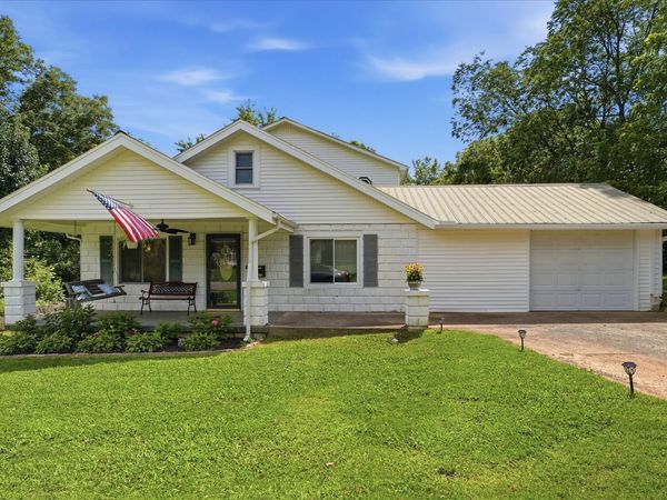 214 Cullum Ave, Dickson, TN 37055