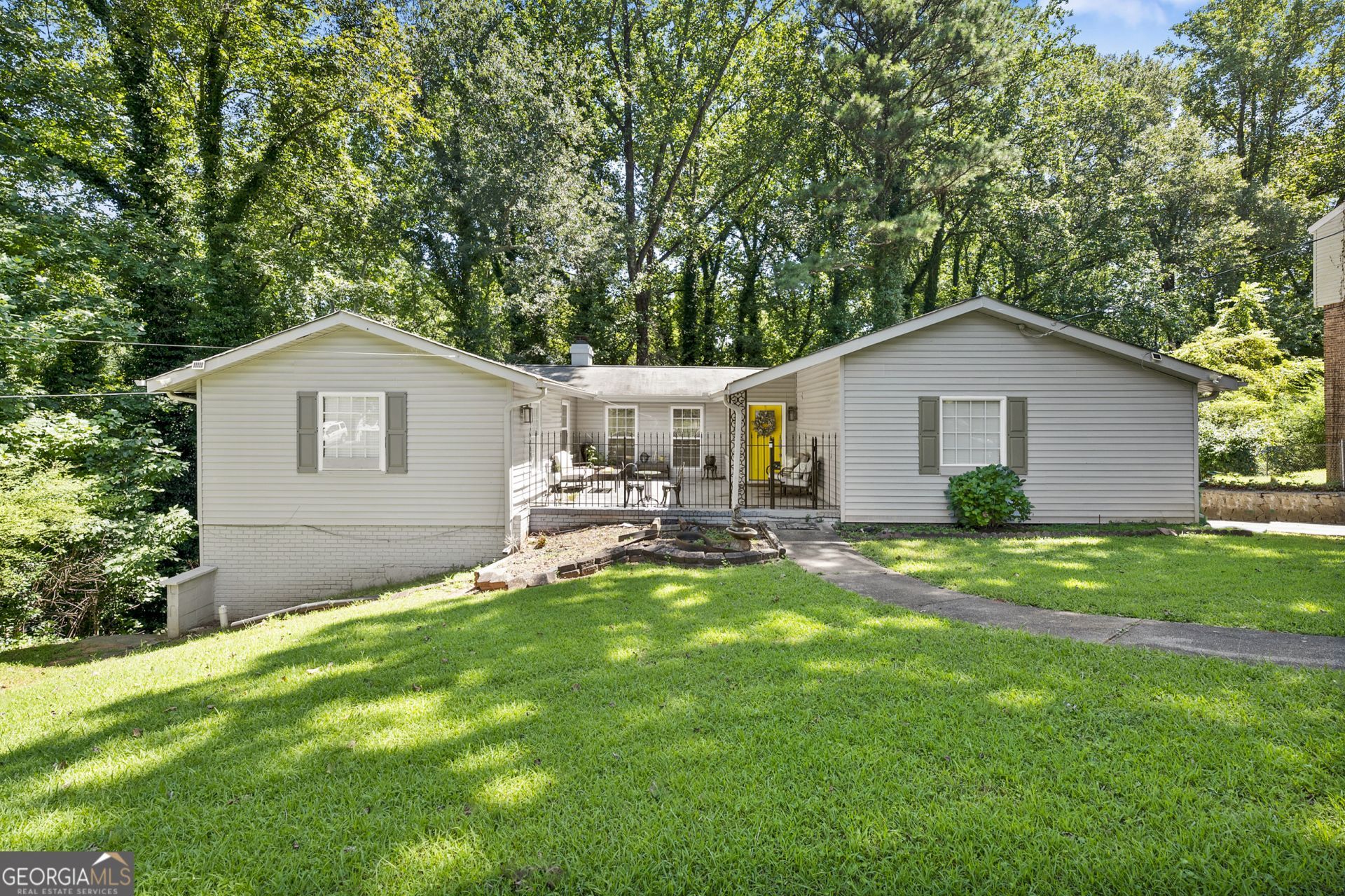 476 S Susan Creek Drive, Stone Mountain, GA 30083 Main Photo