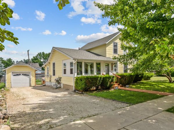 242 E Jefferson Avenue, Hampshire, IL 60140