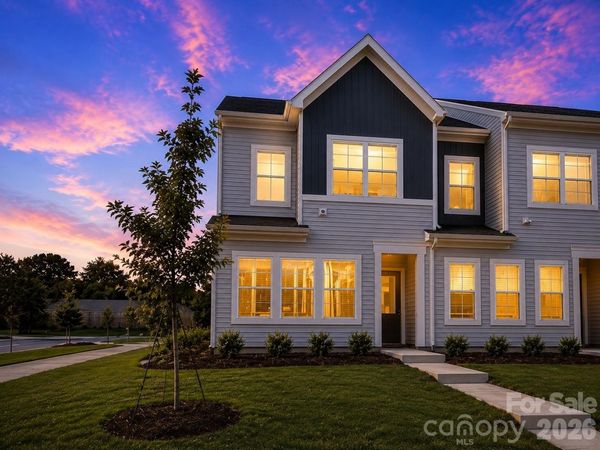 4636 Lakeview Road , Charlotte, NC 28216