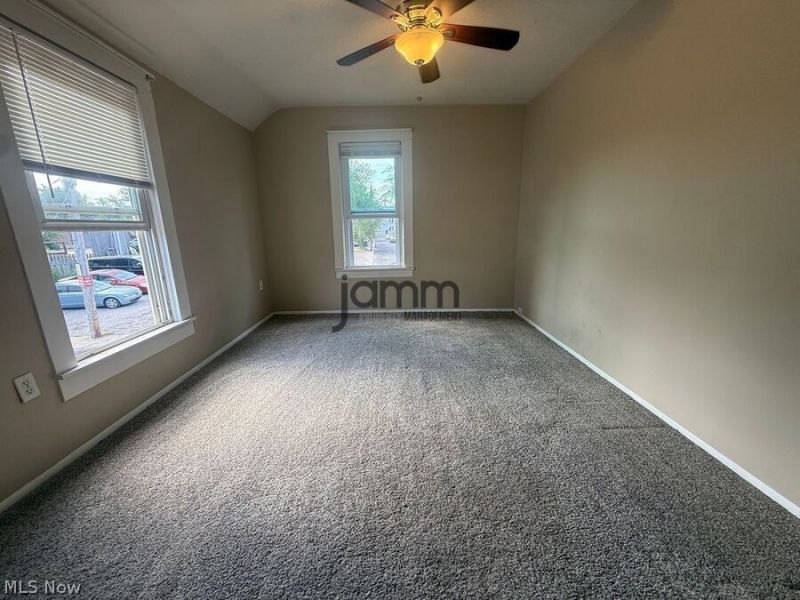 1726 Starkweather Avenue, Unit Upper, Cleveland, OH 44113 Photo 9
