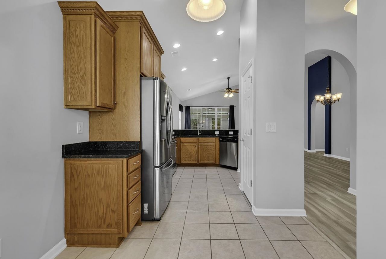 721 Bay Hill Ct.  Photo 5