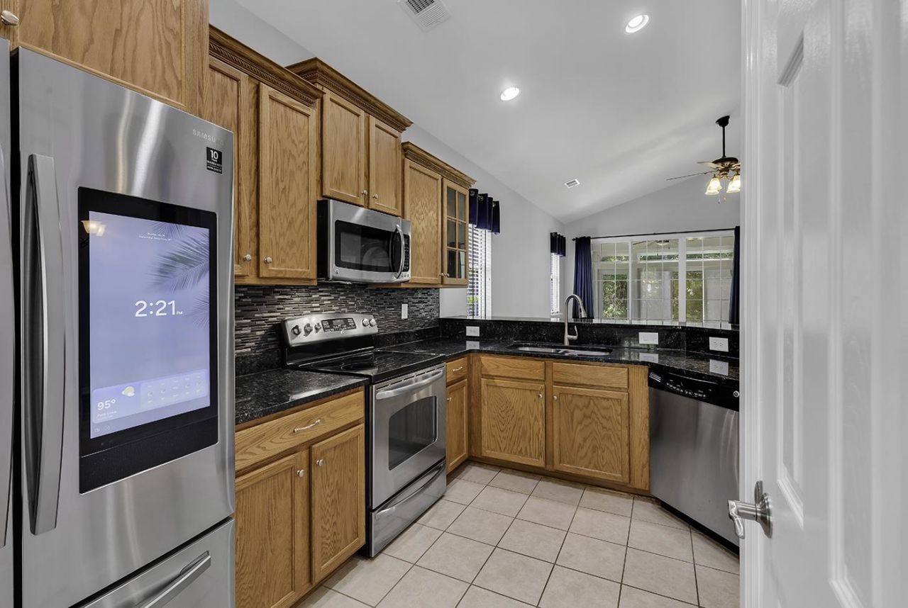 721 Bay Hill Ct.  Photo 6