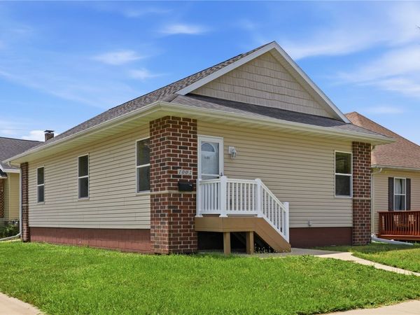 1001 H NW, Cedar Rapids, IA 52405