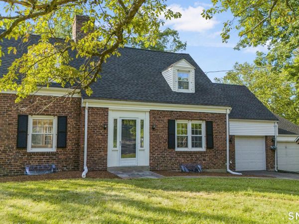 282 Tunxis , West Hartford, CT 06107