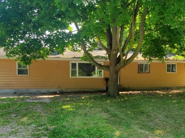 424 Ithaca Street N, Ithaca, MI 48847